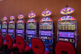 Responsible gaming reminder for adults reviewing promotional content